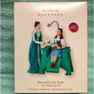 HALLMARK KEEPSAKE Emerald City Style. 2008 Ornament.